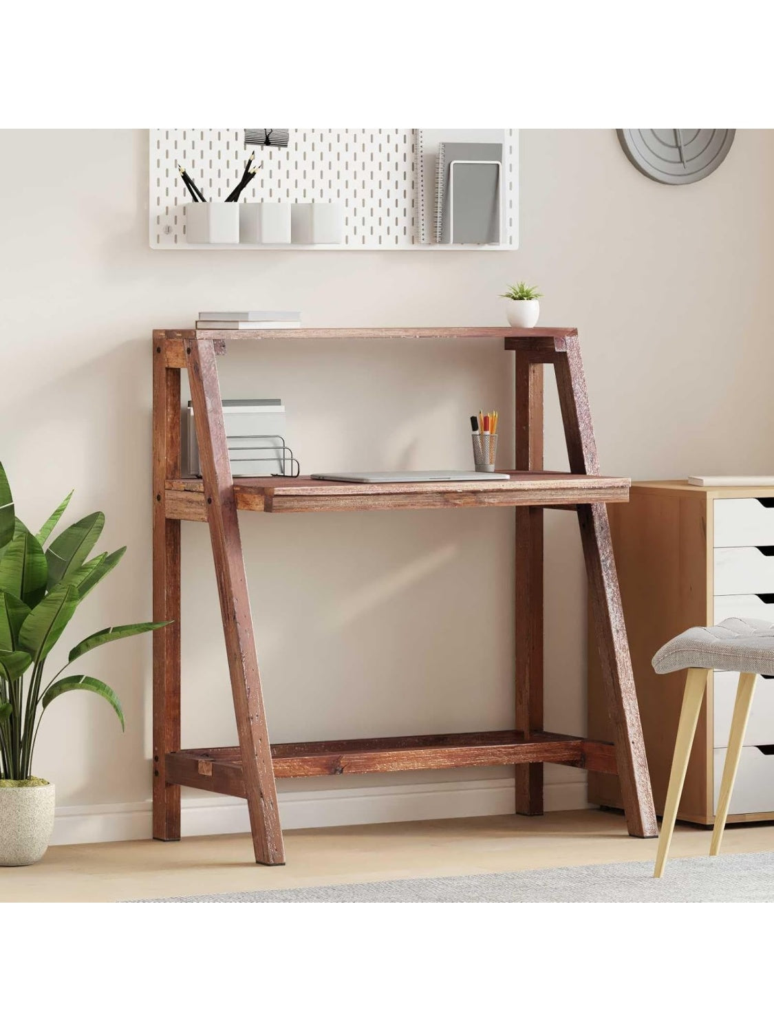 Burotisch aus upgecyceltem Massivholz 90 x 50 x 103 cm in Braun mit viel Platz fur Laptop und Computer